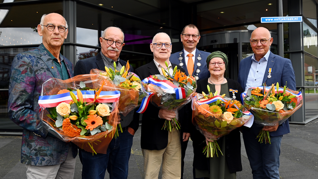 Vijf inwoners in zonnetje gezet tijdens Lintjesregen 2022 Hardenberg20220426