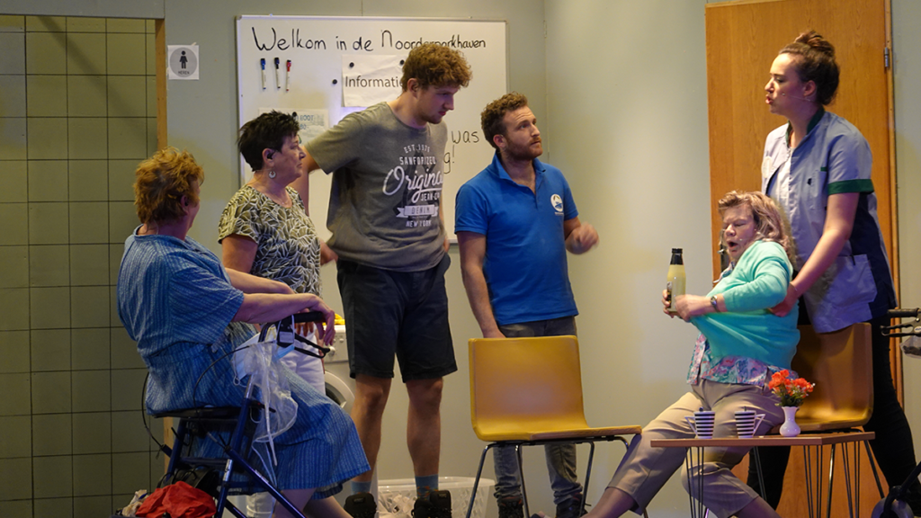 Toneelgroep Oese Volluk geeft benefietuitvoering voor Tour du ALS OeseVolluk20220411