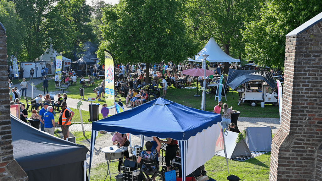 Foodtruckfestival Hapjes Dag wordt een feest om van te smullen Foodtruckfestival Hapjes Dag wordt een feest om van te smullen