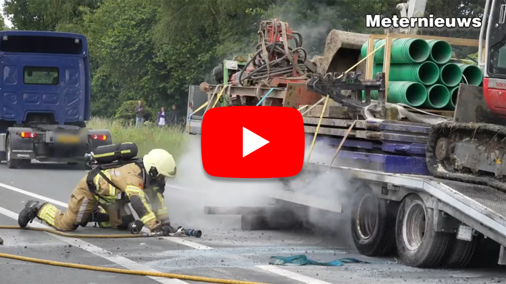 Oplegger BE-combinatie in brand