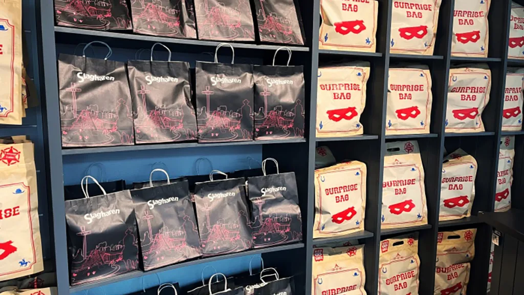 Slagharen lanceert nieuwe merchandise voor jong en oud Slagharen lanceert nieuwe merchandise voor jong en oud
