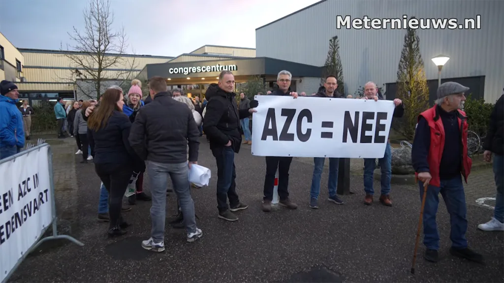 Opnieuw fel verzet tegen nieuw AZC in Hardenberg Opnieuw fel verzet tegen nieuw AZC in Hardenberg