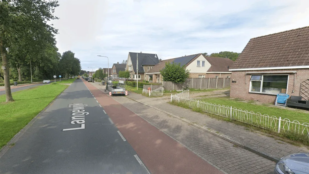 Politie zoekt gevluchte bestuurder na crash op de Langewijk