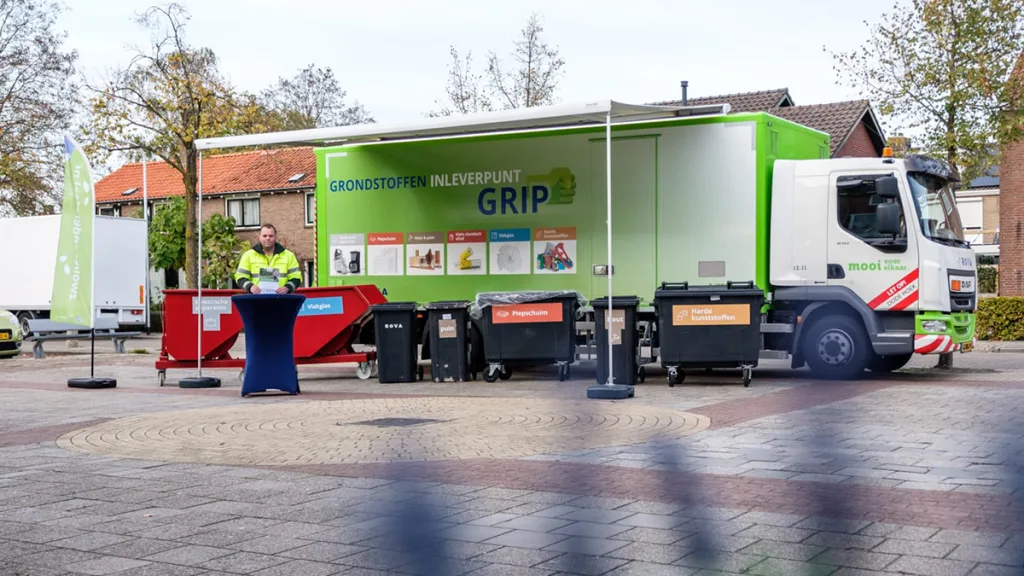 Handige ‘GRIP-wagen’ maakt afval scheiden makkelijker Handige 'GRIP-wagen' maakt afval scheiden makkelijker