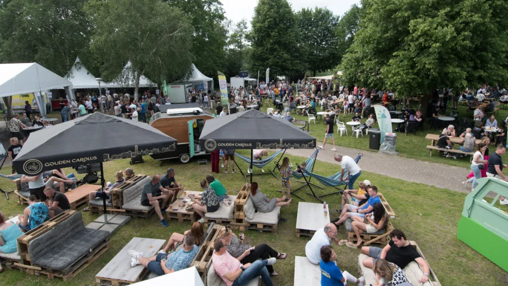 Hapjes Dag 2026: Foodtruckfestival in Dedemsvaart Hapjes Dag 2026: Foodtruckfestival in Dedemsvaart